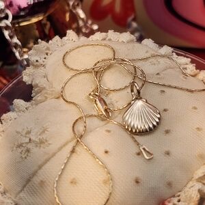 Elegant 925 Sterling Silver Sea Shell Pendant Necklace 16"